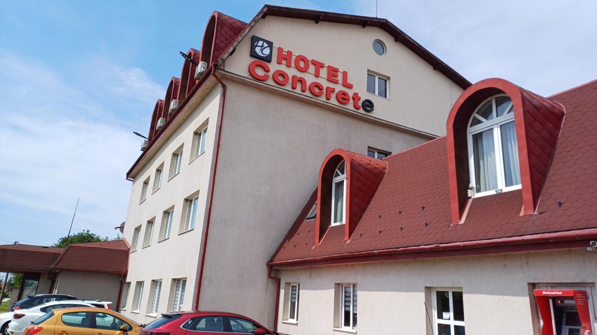Hotel Concrete Ungheni  Екстериор снимка
