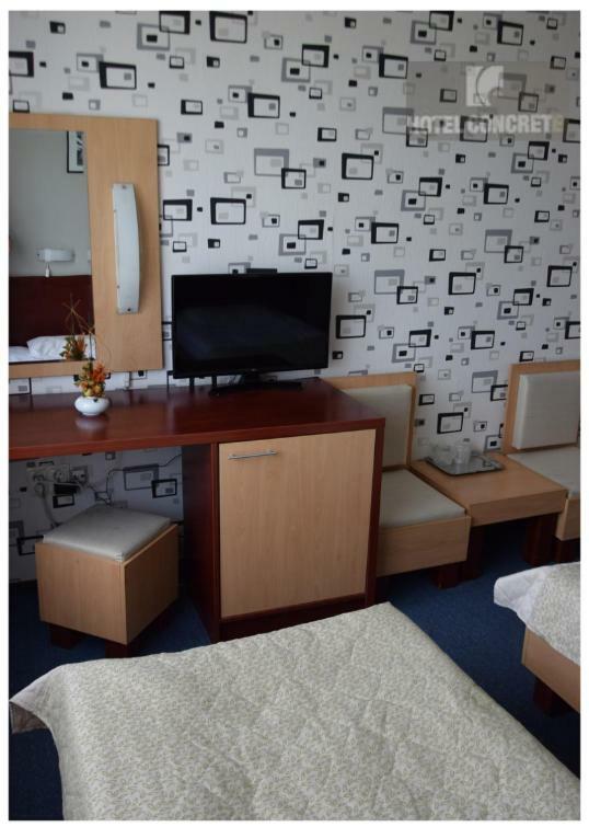 Hotel Concrete Ungheni  Екстериор снимка